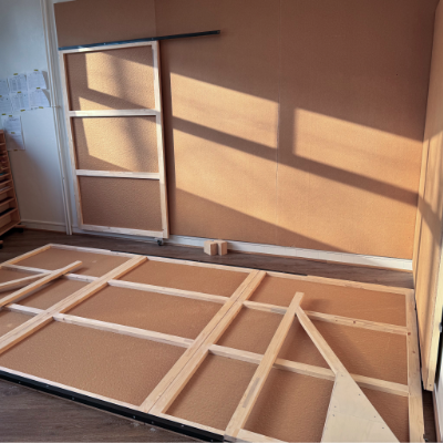 Installation des panneaux modulaires à l'école Montessori Saint-Jean